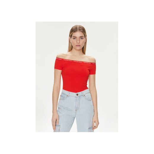 Calvin Klein Jeans Bluzka Logo J20J223098 Czerwony Slim Fit ze sklepu MODIVO w kategorii Bluzki damskie - zdjęcie 169785455