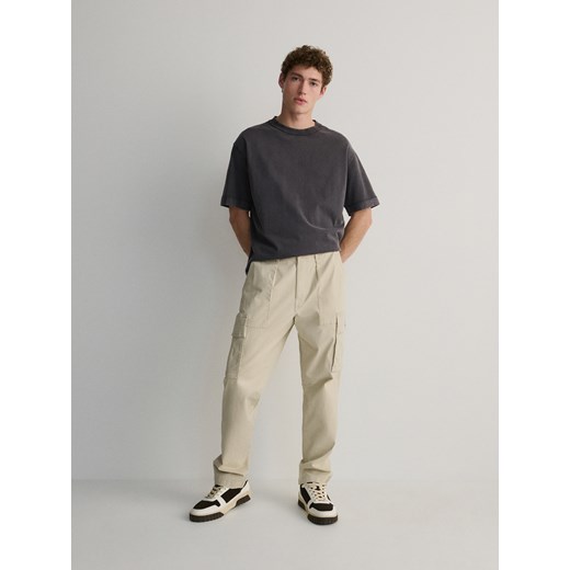 Reserved - Spodnie cargo - złamana biel ze sklepu Reserved w kategorii Spodnie męskie - zdjęcie 169791997