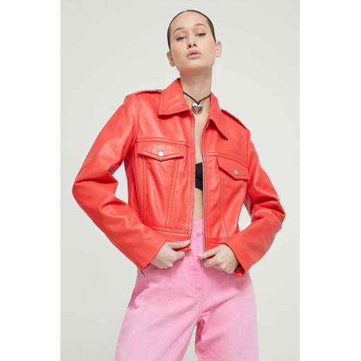 Moschino Jeans kurtka skórzana damska kolor czerwony przejściowa ze sklepu ANSWEAR.com w kategorii Kurtki damskie - zdjęcie 169802759