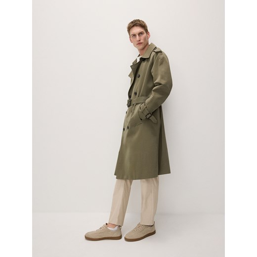 Reserved - Dwurzędowy trencz z bawełną - zielony ze sklepu Reserved w kategorii Płaszcze męskie - zdjęcie 169814235
