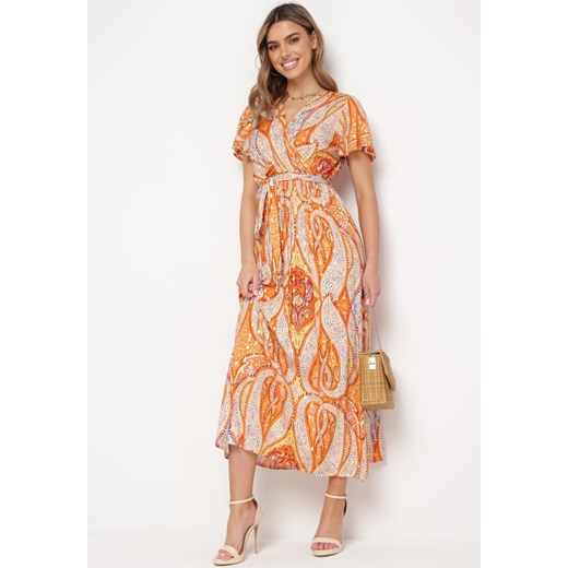 Pomarańczowa Długa Sukienka z Wiskozy z Kopertową Górą i Geometrycznym Wzorem Amareth ze sklepu Born2be Odzież w kategorii Sukienki - zdjęcie 169815809