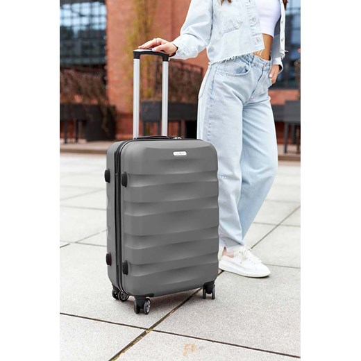 Średnich rozmiarów walizka szara z tworzywa ABS+ - Peterson ze sklepu 5.10.15 w kategorii Walizki - zdjęcie 169816067