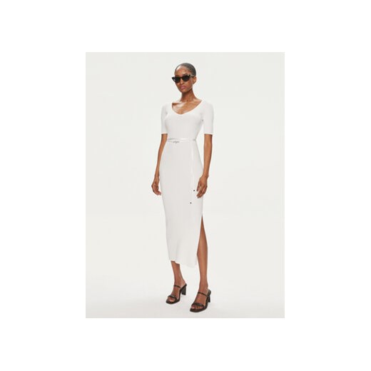 Hugo Sukienka dzianinowa Simbly 50514287 Biały Slim Fit ze sklepu MODIVO w kategorii Sukienki - zdjęcie 169819657