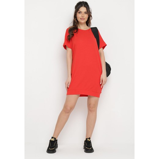 Czerwona Pudełkowa Sukienka T-shirtowa o Krótkim Kroju Orlella M okazja Born2be Odzież