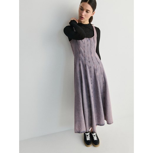 Reserved - Denimowa sukienka z przeszyciami - różowy ze sklepu Reserved w kategorii Sukienki - zdjęcie 169824588