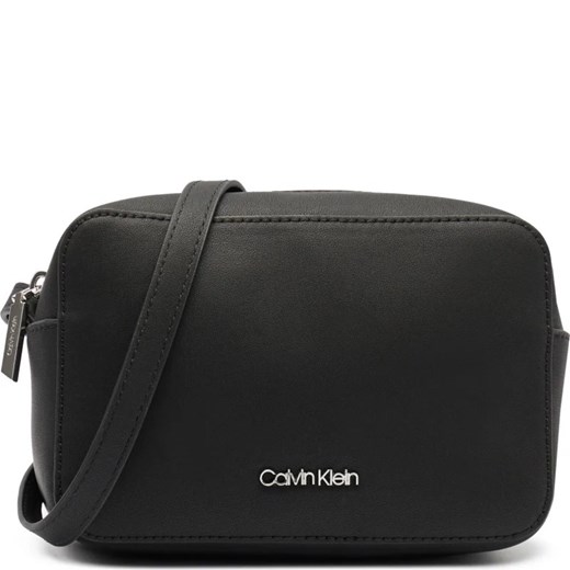 Listonoszka Calvin Klein na ramię ze skóry ekologicznej matowa