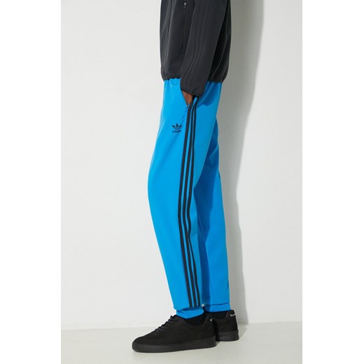 adidas Originals spodnie dresowe kolor niebieski z aplikacją  IM9881 ze sklepu PRM w kategorii Spodnie męskie - zdjęcie 169850536