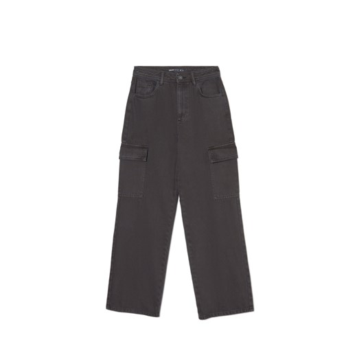 Cropp - Czarne jeansy cargo PETITE - czarny ze sklepu Cropp w kategorii Spodnie damskie - zdjęcie 169856926