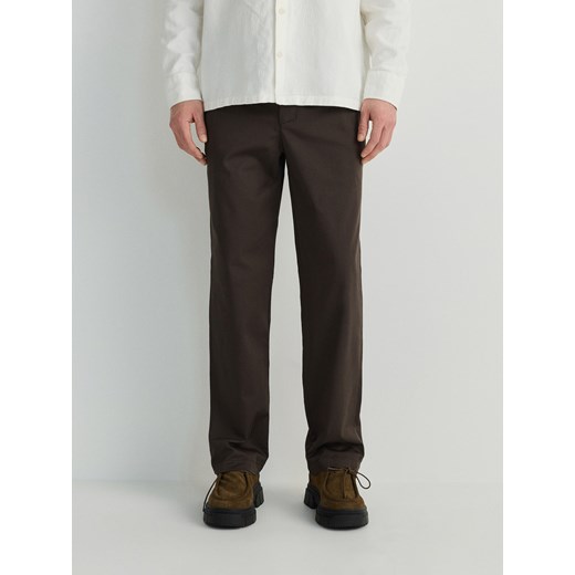 Reserved - Spodnie chino regular - ciemnobrązowy Reserved 29 Reserved