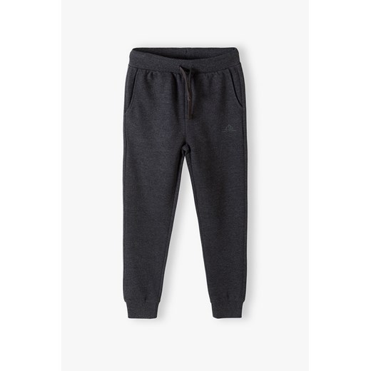 Spodnie dresowe chłopięce z dzianiny- ciemnoszare ze sklepu 5.10.15 w kategorii Spodnie chłopięce - zdjęcie 169880299