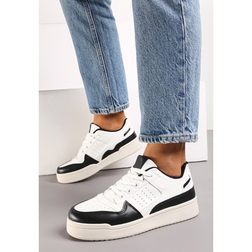Czarno-Białe Sneakersy Przed Kostkę na Płaskiej Podeszwie ze Sznurowaniem Virehana ze sklepu born2be.pl w kategorii Buty sportowe damskie - zdjęcie 169884379