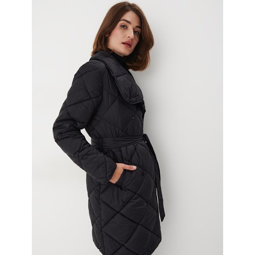 Mohito - Długi pikowany płaszcz - czarny ze sklepu Mohito w kategorii Płaszcze damskie - zdjęcie 169903708