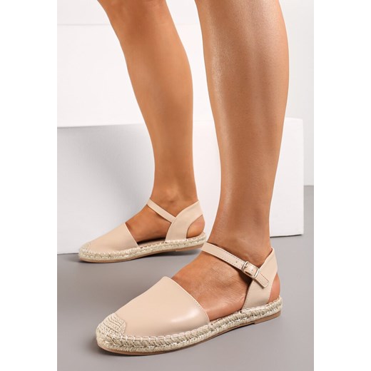 Beżowe Płaskie Espadryle z Zakrytym Noskiem Ozdobione Plecionką Beliosa ze sklepu born2be.pl w kategorii Espadryle damskie - zdjęcie 169936839