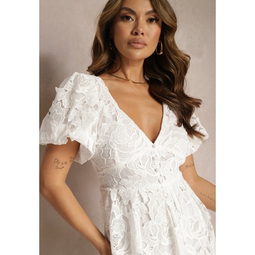Biała Koronkowa Sukienka Koktajlowa z Głębokim Trójkątnym Dekoltem Wrenna Renee M promocyjna cena Renee odzież