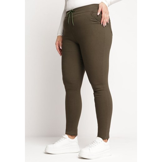 Zielone Klasyczne Spodnie z Prostymi Nogawkami i Gumką w Pasie Ovalina ze sklepu Born2be Odzież w kategorii Spodnie damskie - zdjęcie 170005178