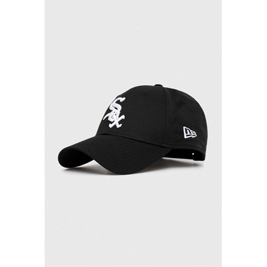 New Era czapka z daszkiem kolor czarny z aplikacją CHICAGO WHITE SOX ze sklepu PRM w kategorii Czapki z daszkiem damskie - zdjęcie 170039407