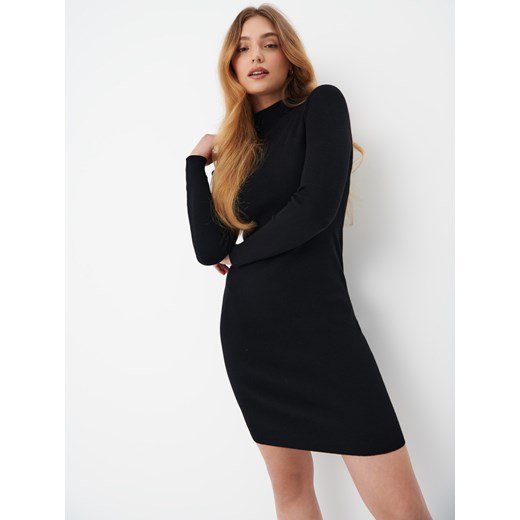 Mohito - Swetrowa sukienka mini - czarny Mohito S promocyjna cena Mohito
