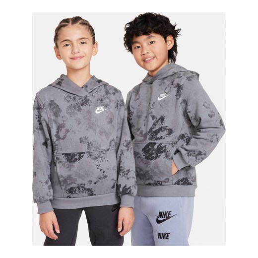 Bluza z kapturem dla dużych dzieci Nike Sportswear Club Fleece - Szary ze sklepu Nike poland w kategorii Bluzy chłopięce - zdjęcie 170057575