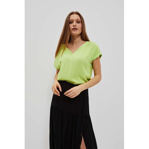 Wiskozowa koszulka damska z dekoltem V zielona ze sklepu 5.10.15 w kategorii Bluzki damskie - zdjęcie 170073189