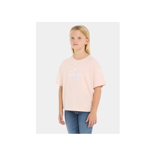 Calvin Klein Jeans T-Shirt Serenity IG0IG02434 Różowy Boxy Fit ze sklepu MODIVO w kategorii Bluzki dziewczęce - zdjęcie 170073559