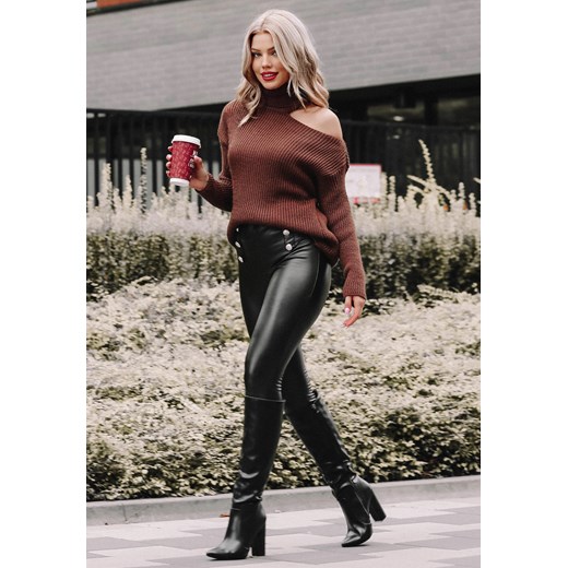 Sweter golf z odkrytym ramieniem Kelly czekoladowy Clamodi One Size Clamodi