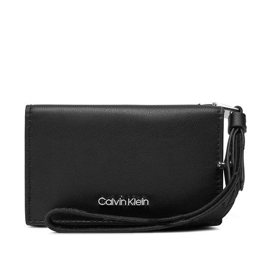 Mały Portfel Damski Calvin Klein Gracie K60K611689 Ck Black BEH ze sklepu eobuwie.pl w kategorii Portfele damskie - zdjęcie 170109995