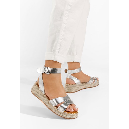 Srebrne sandały na koturnie Avelena ze sklepu Zapatos w kategorii Sandały damskie - zdjęcie 170112695