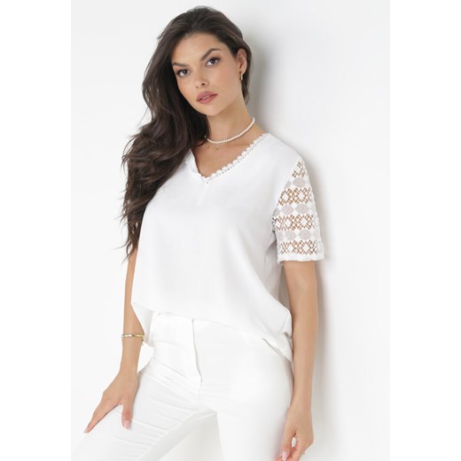 Biała Bluzka z Ażurowym Zdobieniem Avel ze sklepu Born2be Odzież w kategorii Bluzki damskie - zdjęcie 170139737