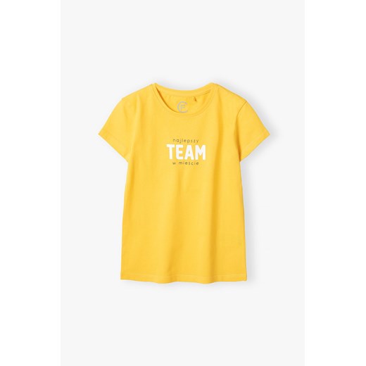 T-shirt bawełniany żółty z napisem - Najlepszy team w mieście Family Concept By 5.10.15. 134 5.10.15