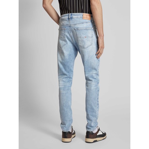 Jeansy o kroju slim tapered fit z 5 kieszeniami model ‘AUSTIN’ Tommy Jeans 32/32 Peek&Cloppenburg 