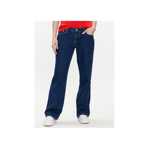 Calvin Klein Jeans Jeansy J20J223429 Granatowy Baggy Fit ze sklepu MODIVO w kategorii Jeansy damskie - zdjęcie 170211738