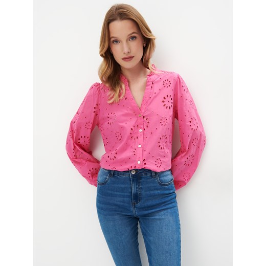 Mohito - Różowa bluzka z angielskim haftem - różowy ze sklepu Mohito w kategorii Koszule damskie - zdjęcie 170218739