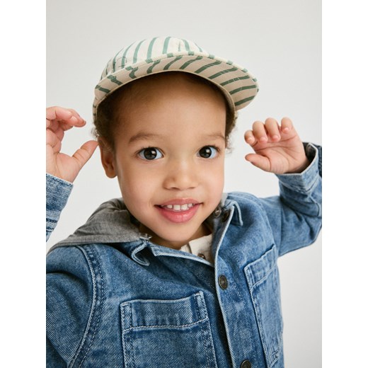 Reserved - Bawełniana czapka z daszkiem - złamana biel ze sklepu Reserved w kategorii Czapki dziecięce - zdjęcie 170219636