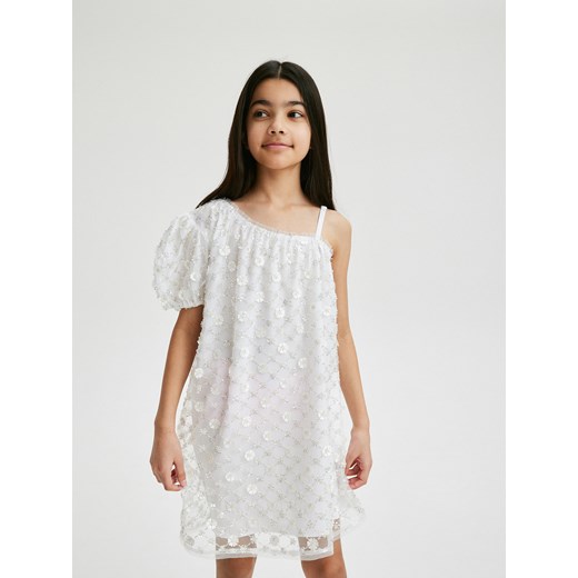 Reserved - Sukienka z cekinową aplikacją - złamana biel ze sklepu Reserved w kategorii Sukienki dziewczęce - zdjęcie 170219648