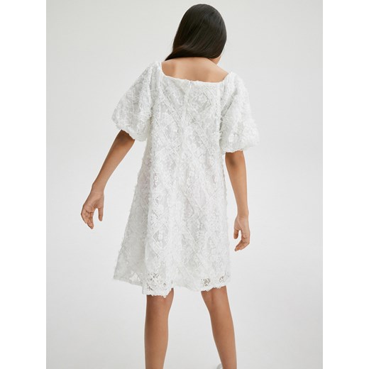 Reserved - Koronkowa sukienka - złamana biel ze sklepu Reserved w kategorii Sukienki dziewczęce - zdjęcie 170219655