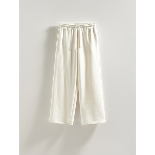 Reserved - Spodnie dresowe - złamana biel ze sklepu Reserved w kategorii Spodnie damskie - zdjęcie 170230117
