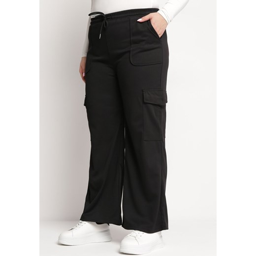 Czarne Spodnie z Gumką w Talii z Szerokimi Nogawkami i Dużymi Kieszeniami Ubavia ze sklepu Born2be Odzież w kategorii Spodnie damskie - zdjęcie 170232596