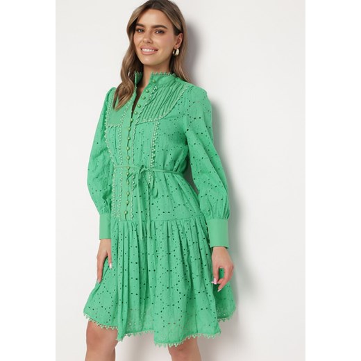 Zielona Sukienka z Haftowanej Tkaniny ze Stójką i Perłowymi Guzikami  Salino ze sklepu Born2be Odzież w kategorii Sukienki - zdjęcie 170233165