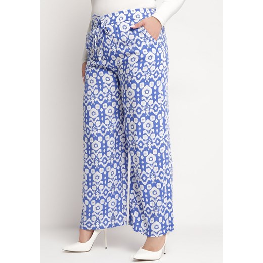 Niebiesko-Białe Szerokie Spodnie w Etno Wzór z Wiskozy z Gumką w Talii Xinaria ze sklepu Born2be Odzież w kategorii Spodnie damskie - zdjęcie 170260606