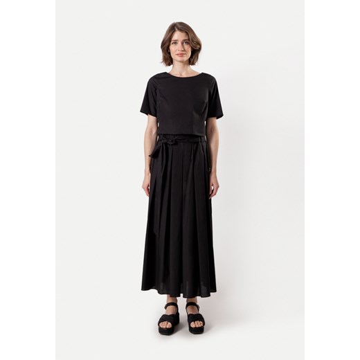 Krótka bawełniana bluzka w czarnym kolorze ze sklepu Molton w kategorii Bluzki damskie - zdjęcie 170272098