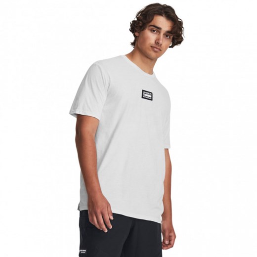 Męski t-shirt z nadrukiem Under Armour UA Elevated Core Wash Short Sleeve - biała ze sklepu Sportstylestory.com w kategorii T-shirty męskie - zdjęcie 170277768