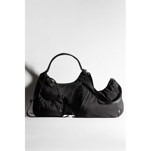 H & M - Duża nieprzemakalna torba sportowa - Czarny H & M One Size H&M