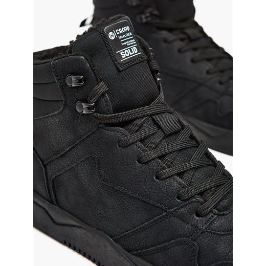 Cropp - Czarne ocieplane sneakersy z imitacji skóry - czarny Cropp 44 okazja Cropp