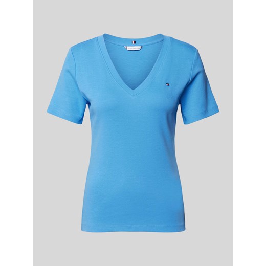 T-shirt z dekoltem w serek model ‘CODY’ ze sklepu Peek&Cloppenburg  w kategorii Bluzki damskie - zdjęcie 170395985