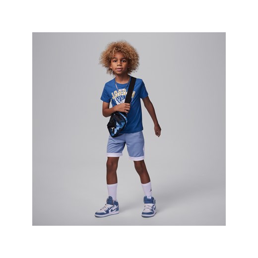 Dwuczęściowy zestaw ze spodenkami dla małych dzieci Jordan Hoop Styles - Niebieski ze sklepu Nike poland w kategorii Komplety chłopięce - zdjęcie 170398269