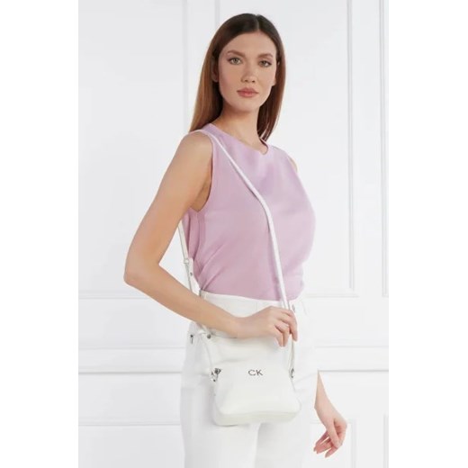 Calvin Klein listonoszka ze skóry ekologicznej 