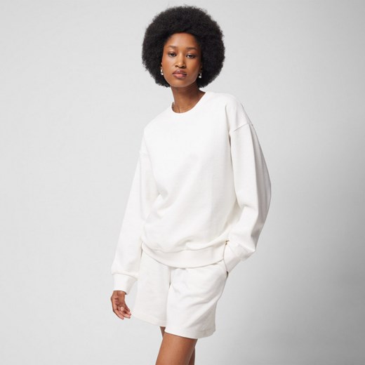 Biała bluza damska Outhorn z dresu na jesień 