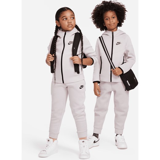 Dwuczęściowy zestaw z bluzą z kapturem dla małych dzieci Nike Sportswear Tech Fleece Full-Zip Set - Fiolet ze sklepu Nike poland w kategorii Dresy chłopięce - zdjęcie 170429508