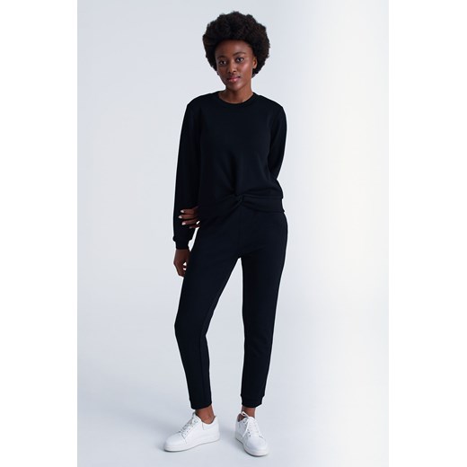 Spodnie dresowe damskie czarne ze sklepu 5.10.15 w kategorii Spodnie damskie - zdjęcie 170469657