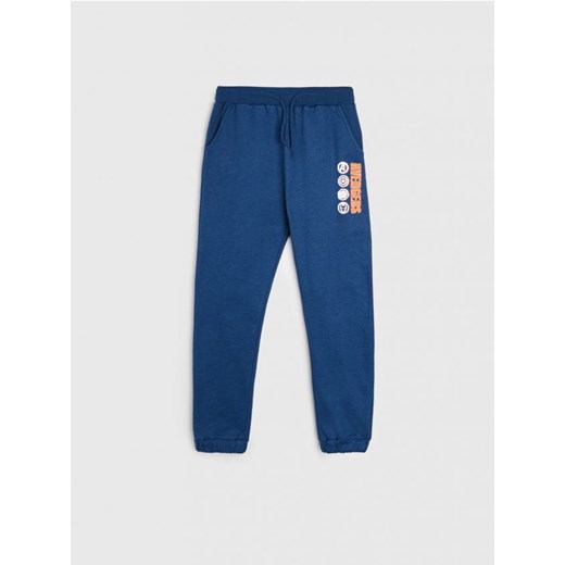 Sinsay - Spodnie dresowe jogger Avengers - granatowy Sinsay 158 okazyjna cena Sinsay